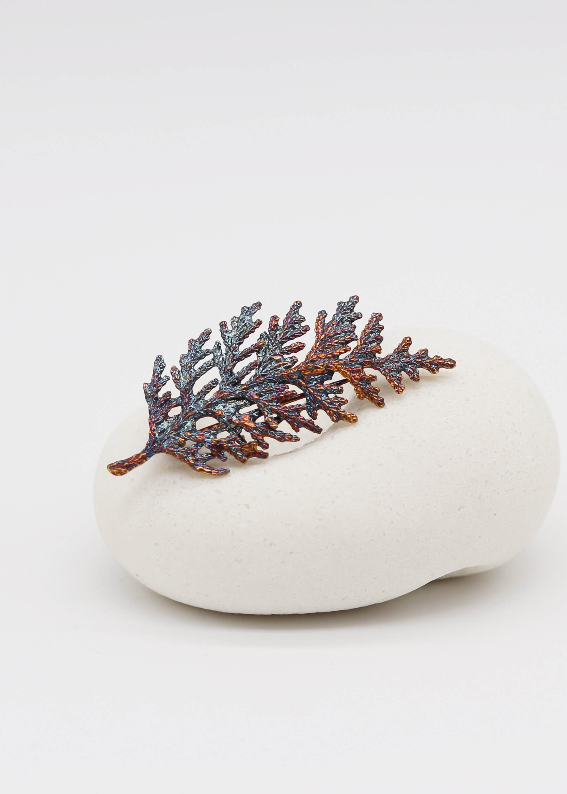 Hinoki Brooch・Large_3 扁柏純銀別針大款藍色正面造型