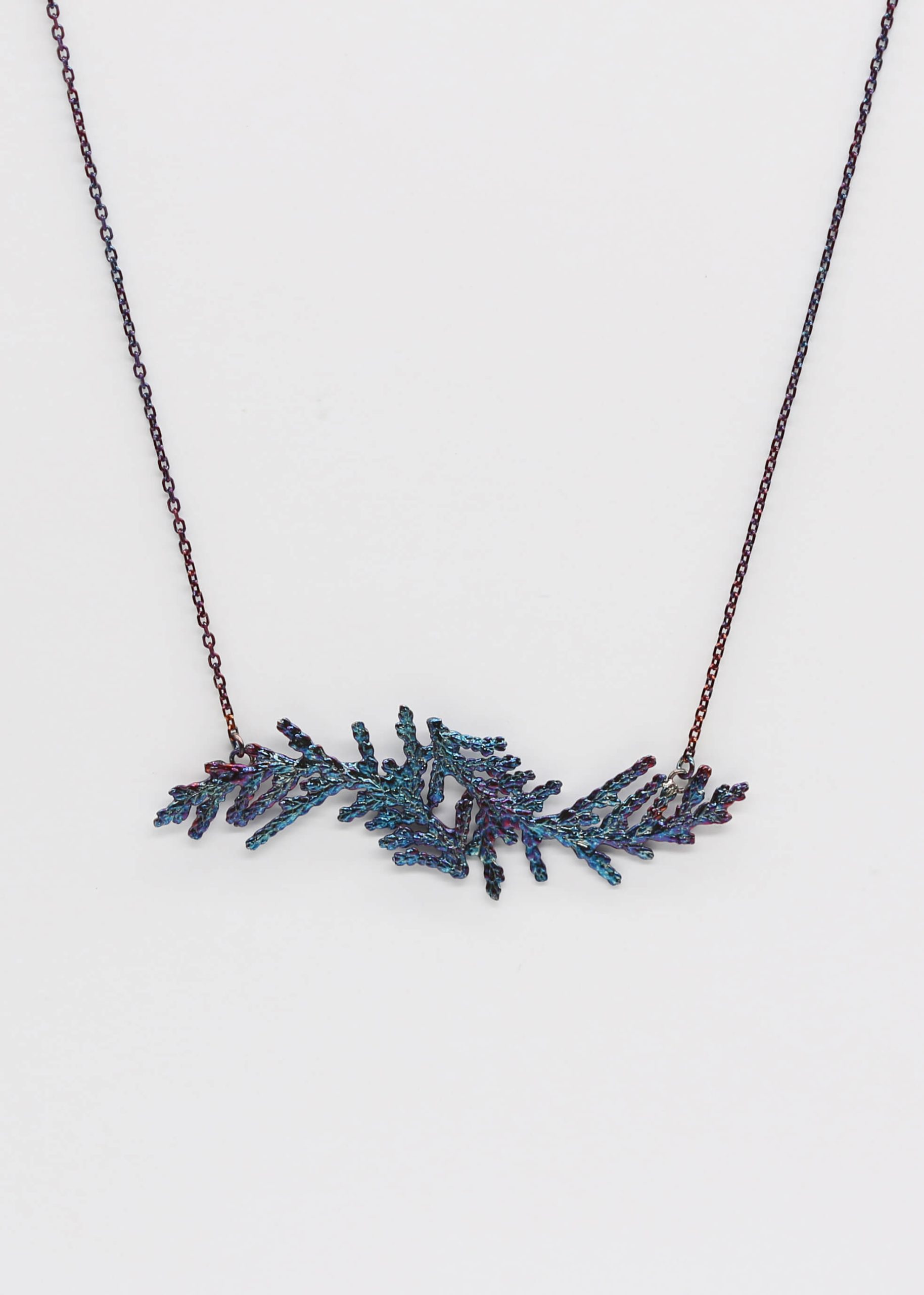 Hinoki Necklace_7 扁柏純銀項鍊藍色正面細節